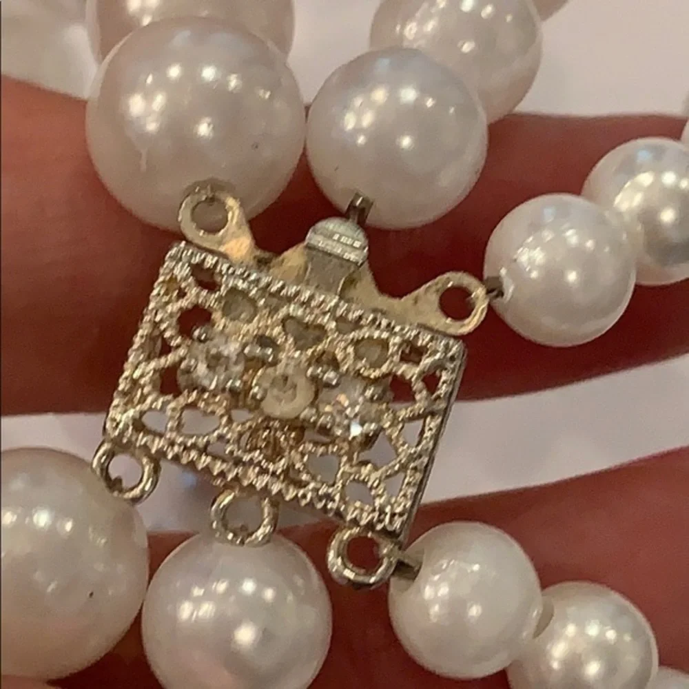 Triple strand silver bead detail retro statement